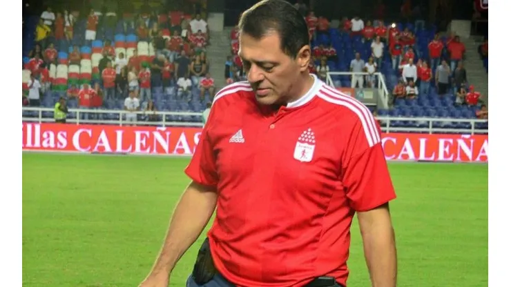 Tulio Gómez sale de Cali por amenazas de la barra brava del América