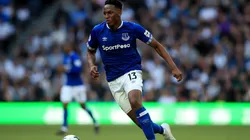 El futuro de Yerry Mina estaría lejos de la Premier League