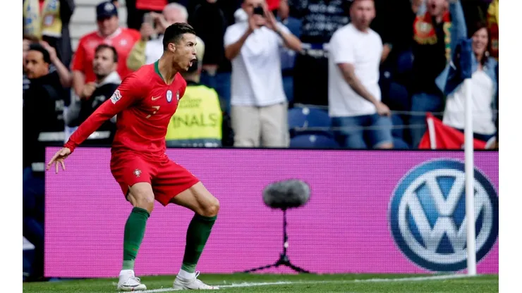 Cristiano festeja su gol.