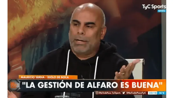 Chicho Serna le dio con un palo a Marcone y le explicó cómo tiene que jugar el 5 de Boca
