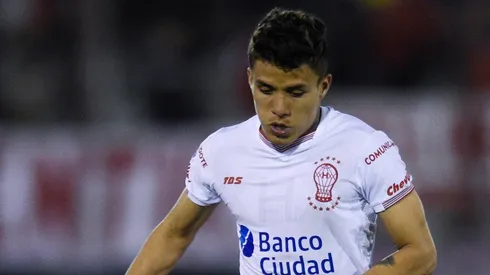 Andrés Roa vistiendo la camiseta de Huracán.