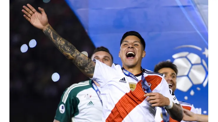 Enzo Pérez festejando la Recopa Sudamericana.