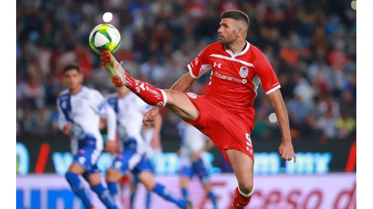 Gigliotti jugando para el Toluca de México.