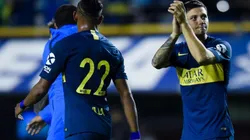 Mauro, aplaudiendo de cara a la hinchada de Boca.