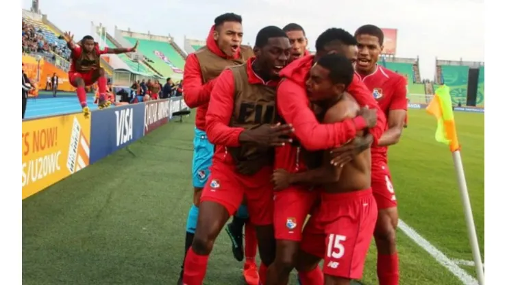 Ucrania vs Panamá por el Mundial Sub 20 .