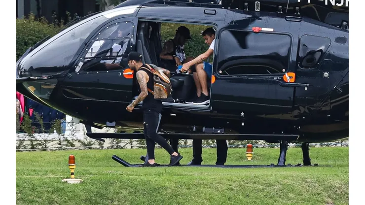 Llegó la policía al entrenamiento de Brasil y fue directo a buscar a Neymar
