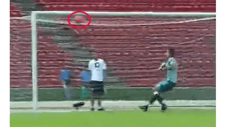 Golazo brillante de un mexicano en Venezuela