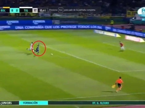 ¡Sigue con la pólvora mojada! Benedetto quedó mano a mano con el arquero pero remató al palo