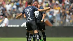 Nico Castillo felicitó a Alcoba por el título de Tigre