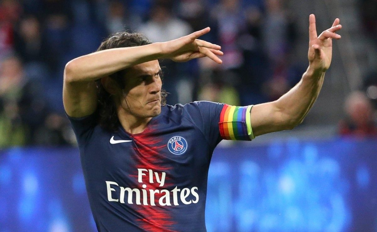 En Francia aseguran que Atlético Madrid hizo llegar una jugosa oferta por Cavani