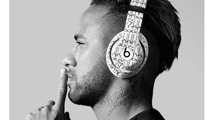 Neymar mostró los mensajes privados de la mujer que lo acusa de violación