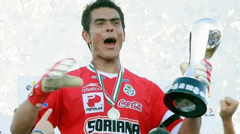 Santos recordó el título de 2008 y Oswaldo Sánchez le respondió
