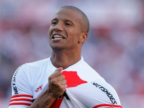 No puede parar: Carlos Sánchez festejó el título de River en la Recopa... ¡burlándose de Boca!