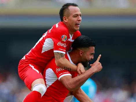 Rodrigo Salinas se trolleó a si mismo con una lujosa foto adelante de una Ferrari