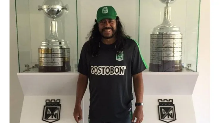 Higuita con la Copa Libertadores.