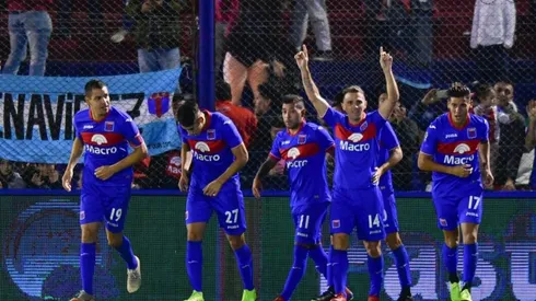 Montillo se queda en Tigre.