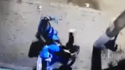 Estremecedor llanto de una madre al ver como hinchas asesinos acaban con su hijo