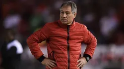 Holan no seguirá al frente de Independiente.