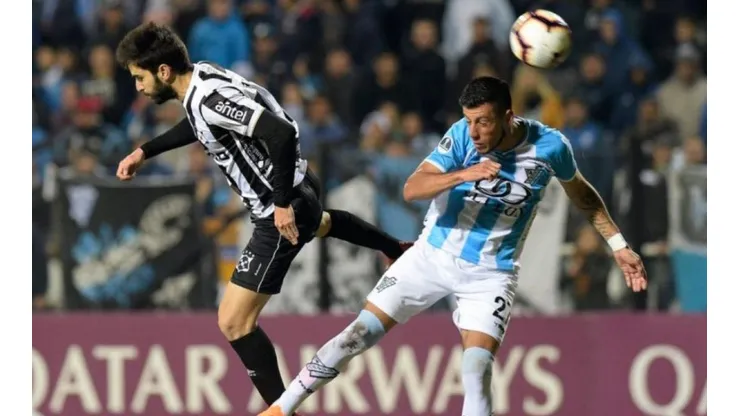 Cerro vs Wanderers por la Copa Sudamericana.
