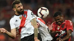 River enfrenta a Atlético Paranaense en el Estadio Monumental con un 1 a 0 abajo.