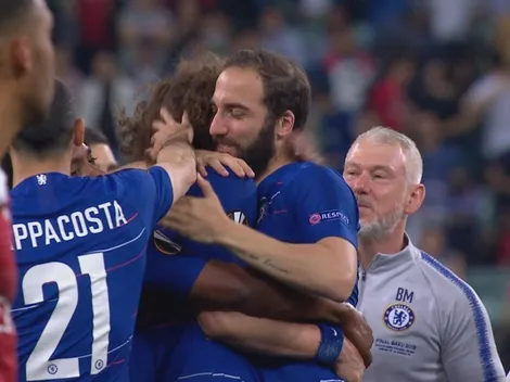 Video: David Luiz e Higuaín se fundieron en un abrazo tras su pelea