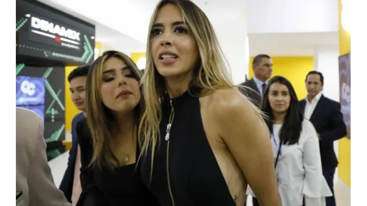 De 'petulante y lambona' califican a hermana de James por defender a Shannon de Lima