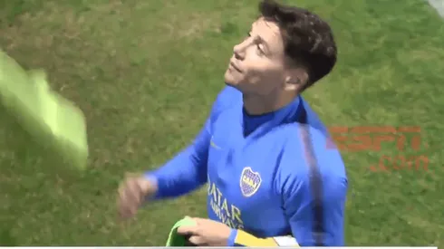 Hasta los hinchas de Boca le recuerdan a Mauro Zárate el desprecio de Vélez