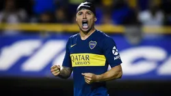 Mauro Zárate en el cruce contra Vélez.
