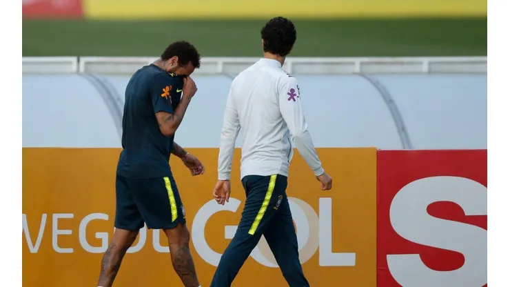 Máximas alarmas en Brasil: Neymar se lesionó y se retiró del entrenamiento