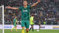 Cristiano Ronaldo volvió a tirar una chilena y Georgina le puso coronita