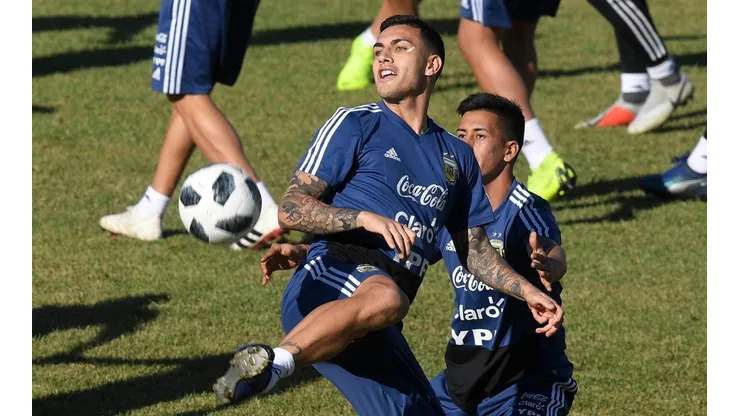 Puro lujo: el doble cinco que craneó Scaloni para la Selección Argentina en Brasil