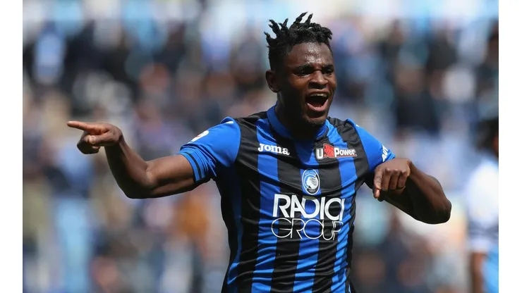 Zapata festeja un gol con Atalanta.
