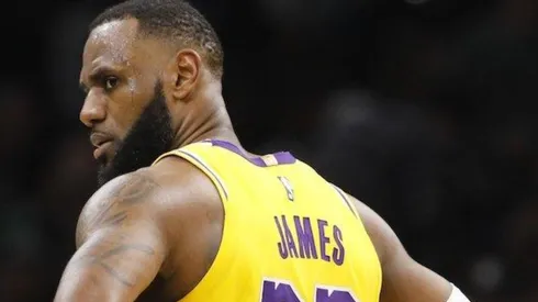 LeBron James casi pierde un concurso de triples con un chico de 14 años