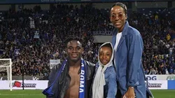 Con la 'Orejona': los posteos de Duván Zapata tras clasificar a la Champions League