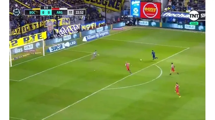 Benedetto lo dejó solo frente al arco y Pavón arruinó lo que era un gol cantado para Boca