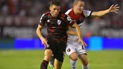 Aníbal Moreno enfrentando a River.