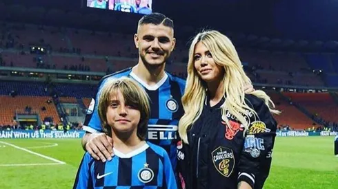 Icardi erró un penal, el técnico lo cambió, toda la gente del Inter lo abucheó y Wanda Nara metió un picante posteo