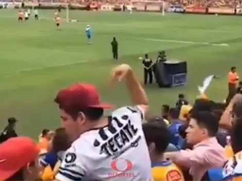 Insólito: un seguidor de Rayados fue a alentar a Tigres con la playera de su equipo