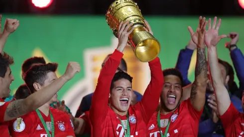 James Rodríguez celebra el título de la DFB Pokal 2019.