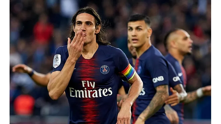 Cavani festejando un gol en Paris Saint-Germain.