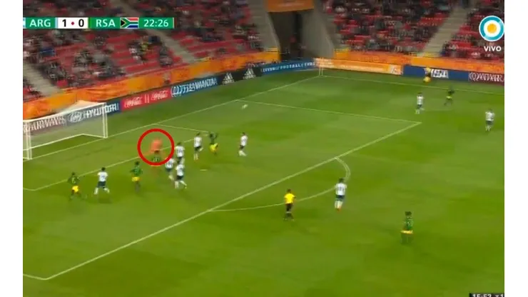 Error de Roffo y gol de Sudáfrica