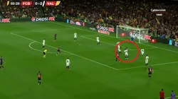 ¡Palo! Messi hizo una jugada imposible, le pegó de tres dedos y casi hace un golazo