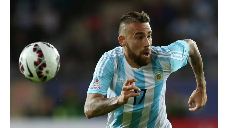 Otamendi se reencontró con un viejo amigo de Vélez