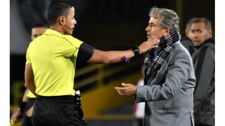 Bismark Santiago, árbitro colombiano.