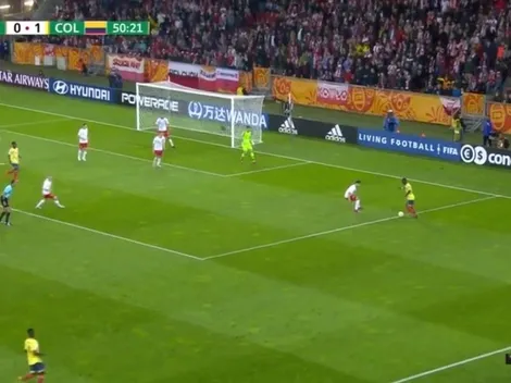 Ahí te va, Ronaldinho: Angulo metió una elástica y dejó en ridículo a su defensor