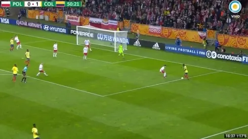 Ahí te va, Ronaldinho: Angulo metió una elástica y dejó en ridículo a su defensor