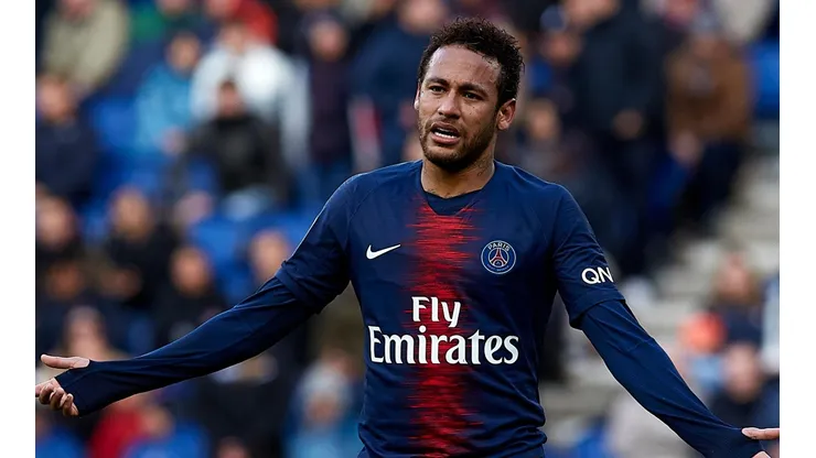 No le importa nada: sin permiso de su entrenador, Neymar se fue a Brasil