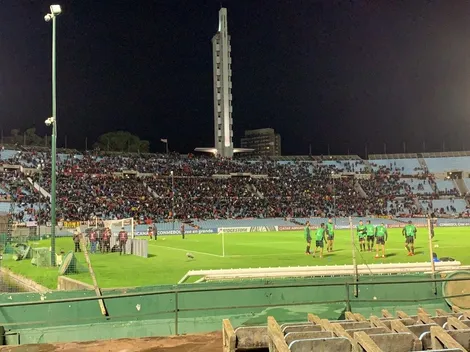 Colón fue local en el Centenario: llevó 10 mil hinchas ante River de Uruguay