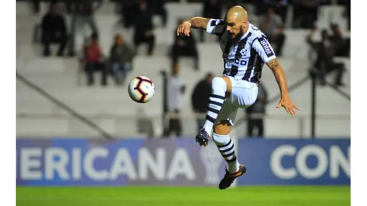 Wanderers vs Cerro por la Copa Sudamericana.