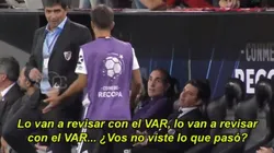 Video: lo que Gallardo le dijo a Ponzio mientras revisaban la expulsión de Casco en el VAR
